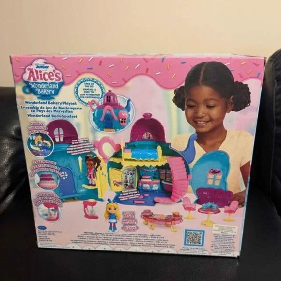 Disney Junior Alice’s Wonderland Bakery Playset new in box - Picture 1 of 4
